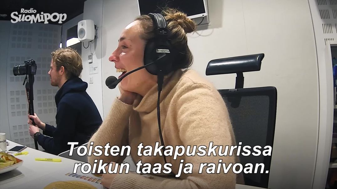 Hovimuusikko Ilkka - Ajetaan me Bemarilla